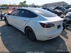 تسلا موديل 3